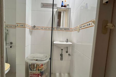 Apartamento à venda com 127m², 3 quartos e 2 vagas Apartamento à venda com 127m², 3 quartos e 2 vagasBanheiro de serviço