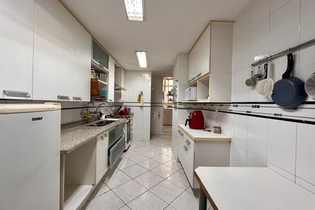 Apartamento à venda com 127m², 3 quartos e 2 vagas Apartamento à venda com 127m², 3 quartos e 2 vagasCozinha