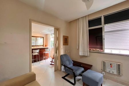 Apartamento à venda com 127m², 3 quartos e 2 vagas Apartamento à venda com 127m², 3 quartos e 2 vagasEscritório