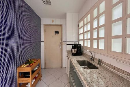 Apartamento à venda com 127m², 3 quartos e 2 vagas Apartamento à venda com 127m², 3 quartos e 2 vagasCozinha auxiliar
