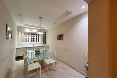 Apartamento à venda com 127m², 3 quartos e 2 vagas Apartamento à venda com 127m², 3 quartos e 2 vagasSala de Jantar