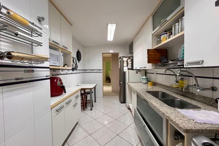 Apartamento à venda com 127m², 3 quartos e 2 vagas Apartamento à venda com 127m², 3 quartos e 2 vagasCozinha