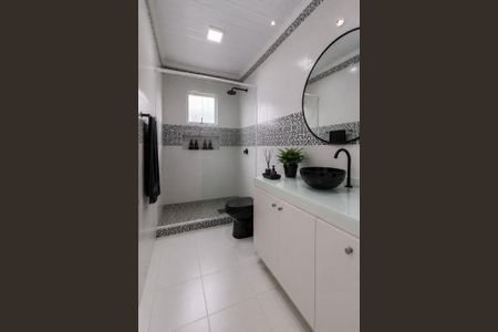 Casa para alugar com 72m², 3 quartos e 1 vaga Casa para alugar com 72m², 3 quartos e 1 vagaBanheiro 1
