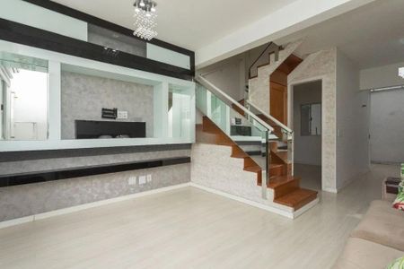 Sala de casa para alugar com 3 quartos, 72m² em Sarandi, Porto Alegre