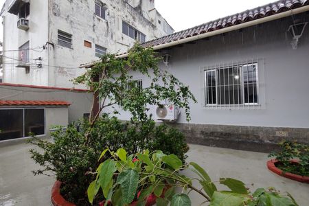 Casa para alugar com 236m², 3 quartos e 3 vagas Casa para alugar com 236m², 3 quartos e 3 vagasFachada