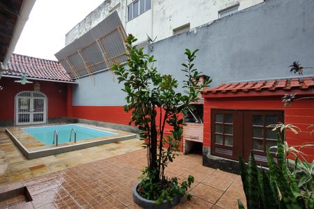 Casa para alugar com 236m², 3 quartos e 3 vagas Casa para alugar com 236m², 3 quartos e 3 vagasPiscina