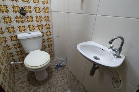 Casa para alugar com 236m², 3 quartos e 3 vagas Casa para alugar com 236m², 3 quartos e 3 vagasBanheiro de serviço