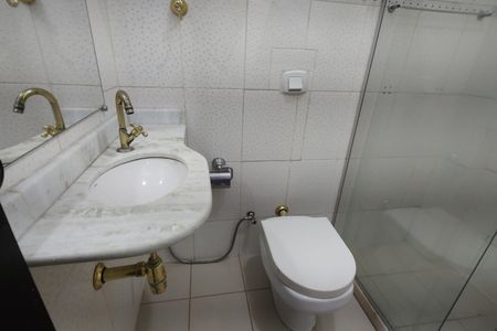 Casa para alugar com 236m², 3 quartos e 3 vagas Casa para alugar com 236m², 3 quartos e 3 vagasBanheiro da Suíte