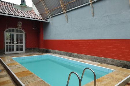 Casa para alugar com 236m², 3 quartos e 3 vagas Casa para alugar com 236m², 3 quartos e 3 vagasPiscina