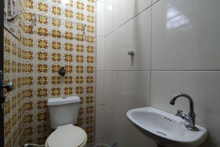 Casa para alugar com 236m², 3 quartos e 3 vagas Casa para alugar com 236m², 3 quartos e 3 vagasBanheiro de serviço