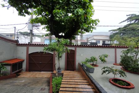 Casa para alugar com 236m², 3 quartos e 3 vagas Casa para alugar com 236m², 3 quartos e 3 vagasQuintal