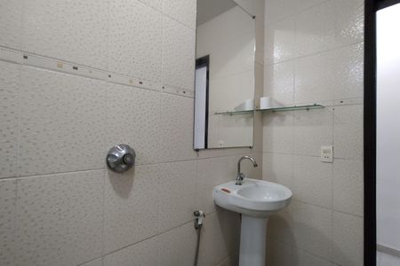 Casa para alugar com 236m², 3 quartos e 3 vagas Casa para alugar com 236m², 3 quartos e 3 vagasBanheiro Social