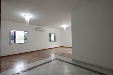 Sala de casa para alugar com 3 quartos, 236m² em Anil, Rio de Janeiro