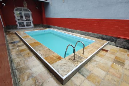 Casa para alugar com 236m², 3 quartos e 3 vagas Casa para alugar com 236m², 3 quartos e 3 vagasPiscina