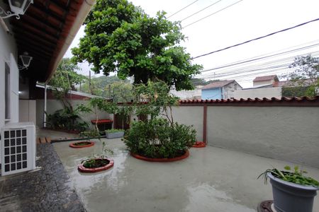 Casa para alugar com 236m², 3 quartos e 3 vagas Casa para alugar com 236m², 3 quartos e 3 vagasQuintal