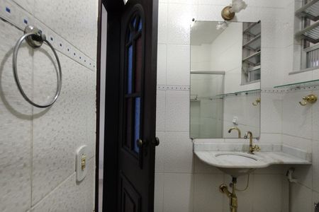 Casa para alugar com 236m², 3 quartos e 3 vagas Casa para alugar com 236m², 3 quartos e 3 vagasBanheiro da Suíte