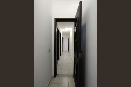 Casa para alugar com 236m², 3 quartos e 3 vagasCorredor 