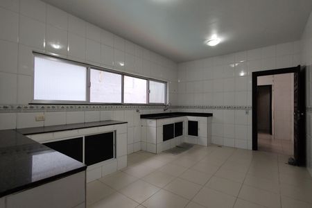 Casa para alugar com 236m², 3 quartos e 3 vagas Casa para alugar com 236m², 3 quartos e 3 vagasCozinha