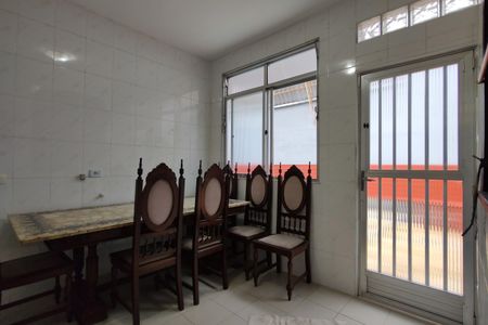 Casa para alugar com 236m², 3 quartos e 3 vagas Casa para alugar com 236m², 3 quartos e 3 vagasCopa