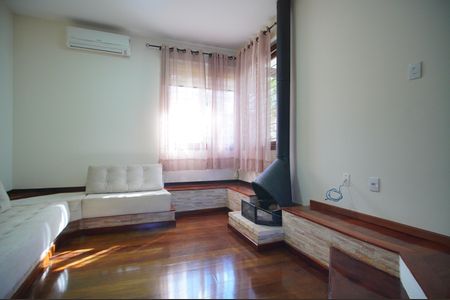 Casa de condomínio para alugar com 165m², 3 quartos e 4 vagasSala