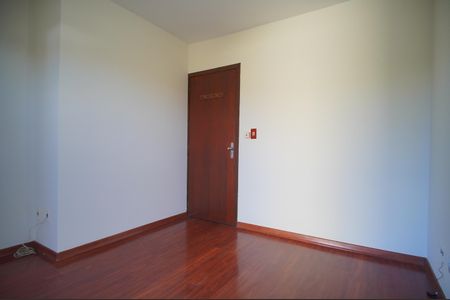 Casa de condomínio para alugar com 165m², 3 quartos e 4 vagasQuarto 2