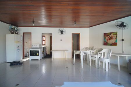 Casa de condomínio para alugar com 165m², 3 quartos e 4 vagasÁrea comum - Salão de festas