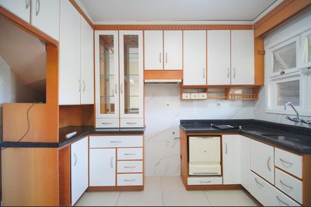 Casa de condomínio para alugar com 165m², 3 quartos e 4 vagasCozinha