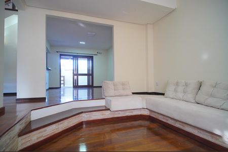 Casa de condomínio para alugar com 165m², 3 quartos e 4 vagasSala