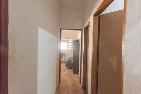 Casa à venda com 110m², 3 quartos e 2 vagasCorredor
