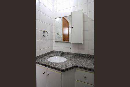Apartamento à venda com 58m², 2 quartos e 2 vagas Apartamento à venda com 58m², 2 quartos e 2 vagasBanheiro