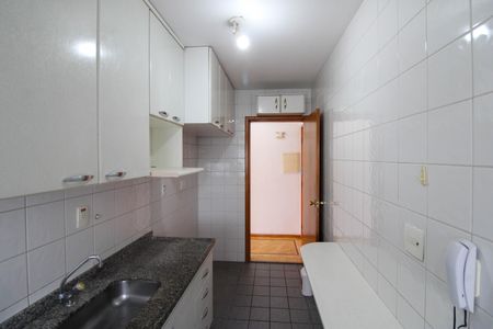 Apartamento à venda com 58m², 2 quartos e 2 vagas Apartamento à venda com 58m², 2 quartos e 2 vagasCozinha