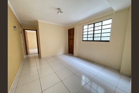 Casa para alugar com 80m², 2 quartos e 1 vaga Casa para alugar com 80m², 2 quartos e 1 vagaSala