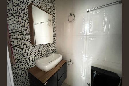Casa para alugar com 80m², 2 quartos e 1 vaga Casa para alugar com 80m², 2 quartos e 1 vagaBanheiro 2