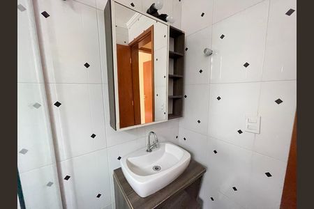 Casa para alugar com 80m², 2 quartos e 1 vaga Casa para alugar com 80m², 2 quartos e 1 vagaBanheiro 1