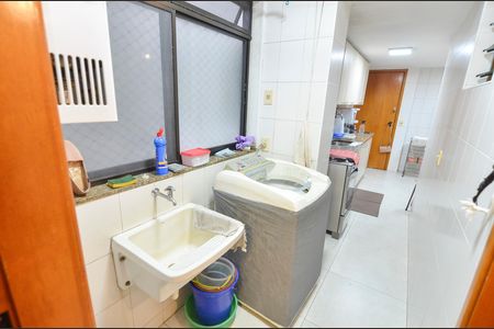 Apartamento à venda com 110m², 3 quartos e 2 vagas Apartamento à venda com 110m², 3 quartos e 2 vagasÁrea de Serviço