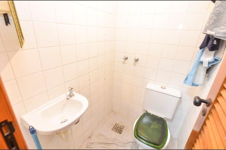 Apartamento à venda com 110m², 3 quartos e 2 vagas Apartamento à venda com 110m², 3 quartos e 2 vagasBanheiro de Serviço
