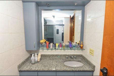 Apartamento à venda com 110m², 3 quartos e 2 vagas Apartamento à venda com 110m², 3 quartos e 2 vagasBanheiro Social