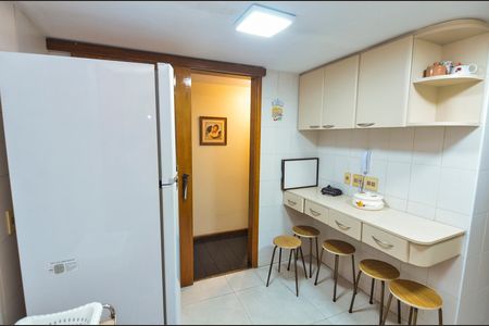 Apartamento à venda com 110m², 3 quartos e 2 vagas Apartamento à venda com 110m², 3 quartos e 2 vagasCozinha