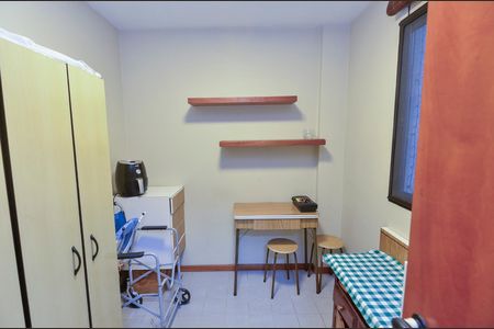 Apartamento à venda com 110m², 3 quartos e 2 vagas Apartamento à venda com 110m², 3 quartos e 2 vagasQuarto de Serviço
