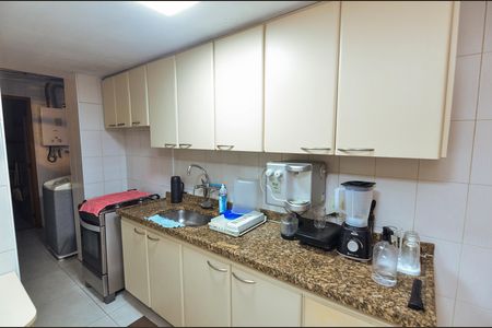Apartamento à venda com 110m², 3 quartos e 2 vagas Apartamento à venda com 110m², 3 quartos e 2 vagasCozinha
