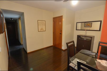Apartamento à venda com 110m², 3 quartos e 2 vagas Apartamento à venda com 110m², 3 quartos e 2 vagasSala