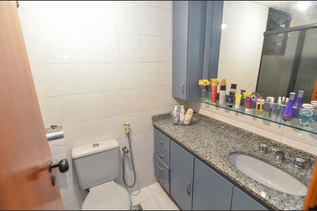 Apartamento à venda com 110m², 3 quartos e 2 vagas Apartamento à venda com 110m², 3 quartos e 2 vagasBanheiro Social