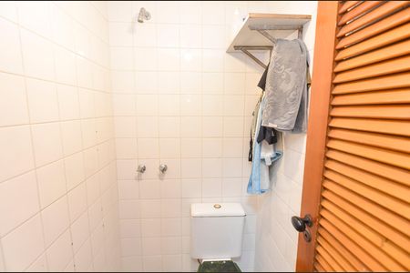 Apartamento à venda com 110m², 3 quartos e 2 vagas Apartamento à venda com 110m², 3 quartos e 2 vagasBanheiro de Serviço