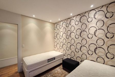 Apartamento à venda com 198m², 3 quartos e 3 vagas Apartamento à venda com 198m², 3 quartos e 3 vagasSuíte 2