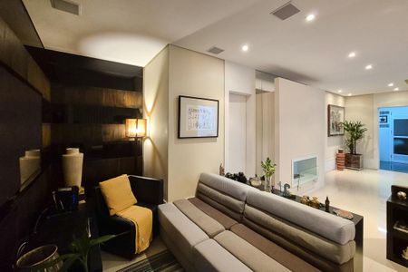 Apartamento à venda com 198m², 3 quartos e 3 vagas Apartamento à venda com 198m², 3 quartos e 3 vagasSala