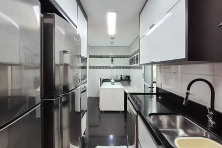 Apartamento à venda com 198m², 3 quartos e 3 vagas Apartamento à venda com 198m², 3 quartos e 3 vagasCozinha