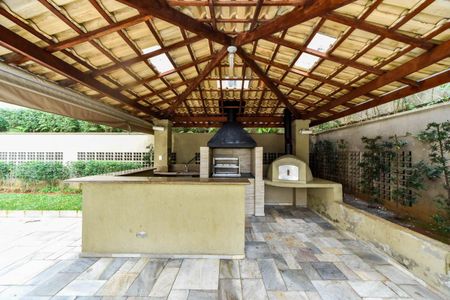 Apartamento à venda com 198m², 3 quartos e 3 vagas Apartamento à venda com 198m², 3 quartos e 3 vagasÁrea comum - Churrasqueira