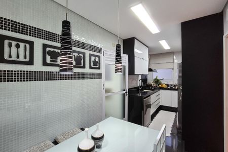 Apartamento à venda com 198m², 3 quartos e 3 vagas Apartamento à venda com 198m², 3 quartos e 3 vagasCozinha