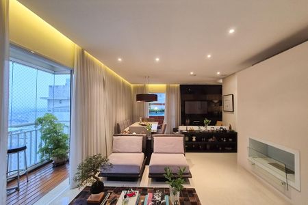 Apartamento à venda com 198m², 3 quartos e 3 vagas Apartamento à venda com 198m², 3 quartos e 3 vagasSala