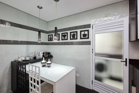 Apartamento à venda com 198m², 3 quartos e 3 vagas Apartamento à venda com 198m², 3 quartos e 3 vagasCozinha